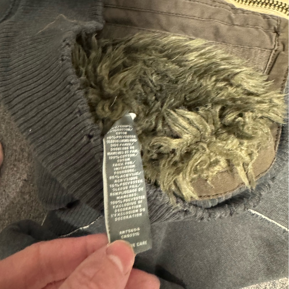 Abercrombie and Fitch Wolf Jaw Fur Jacket Size L - Picture 4 of 7